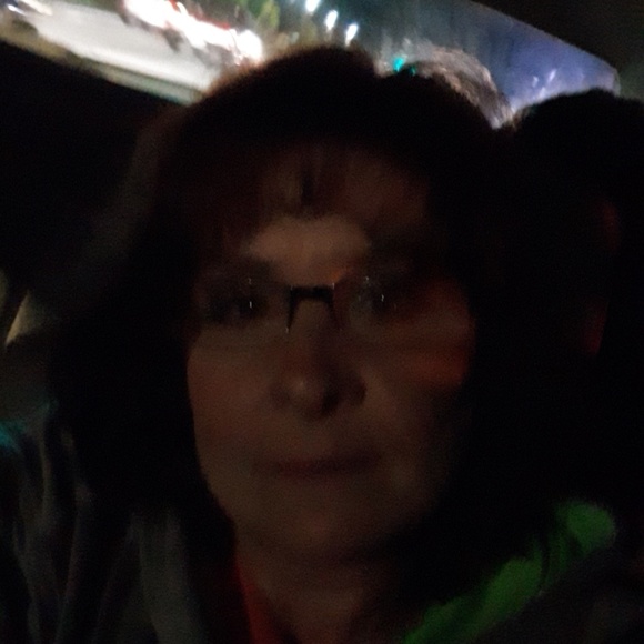 Meet your Posher, Bobbi - Picture 1 of 1